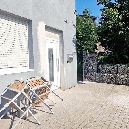 Gruppenfreundliches Apartment Herzogenaurach Exterior foto