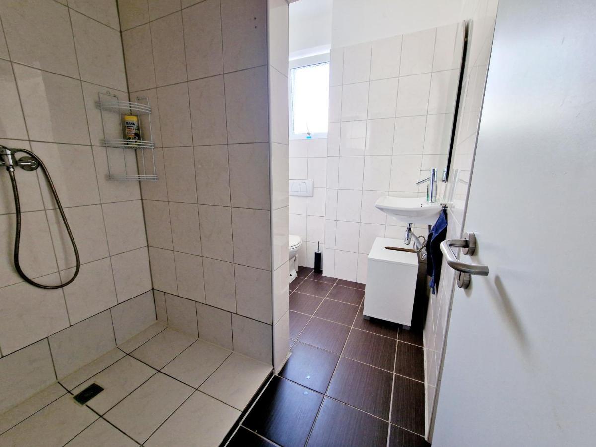Gruppenfreundliches Apartment Herzogenaurach Exterior foto